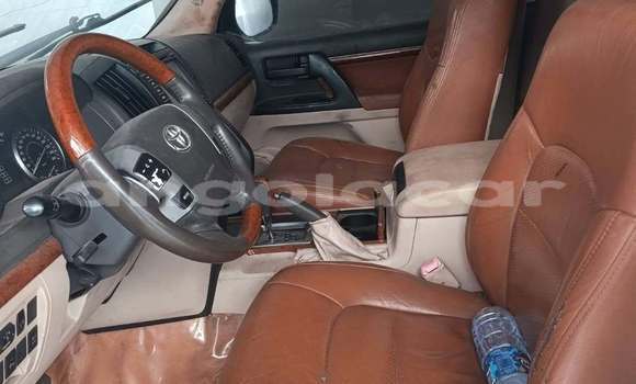 Comprar Usado Toyota Land Cruiser Branco Carro em Luanda em Luanda Province Comprar Usado Toyota Land Cruiser Branco Carro em Luanda em Luanda Province