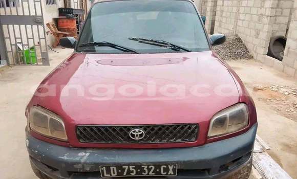 Comprar Usado Toyota RAV4 Vermelho Carro em Luanda em Luanda Province Comprar Usado Toyota RAV4 Vermelho Carro em Luanda em Luanda Province