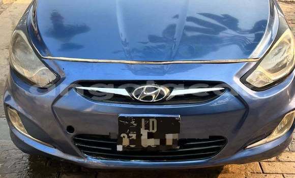 Comprar Usado Hyundai Accent Azul Carro em Luanda em Luanda Province