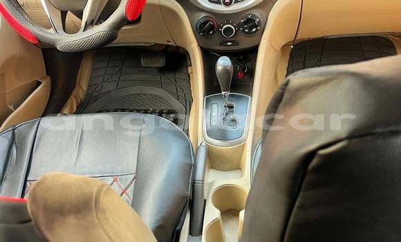 Comprar Usado Hyundai Accent Azul Carro em Luanda em Luanda Province Comprar Usado Hyundai Accent Azul Carro em Luanda em Luanda Province