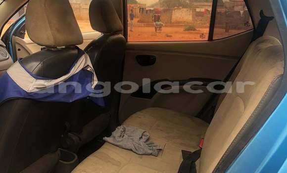 Comprar Usado Hyundai i10 Azul Carro em Luanda em Luanda Province