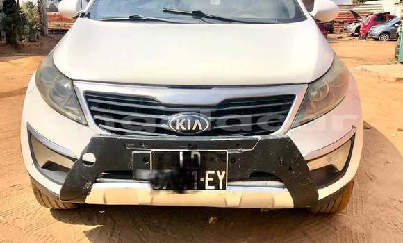 Comprar Usado Kia Sportage Branco Carro em Luanda em Luanda Province