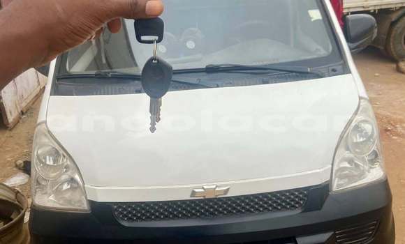 Comprar Usado Chevrolet Niva Branco Carro em Luanda em Luanda Province