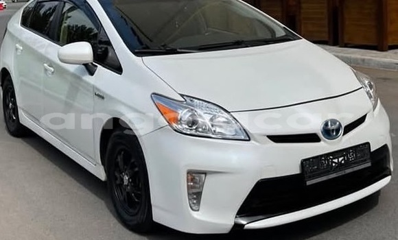 Comprar Usado Toyota Prius Branco Carro em Luanda em Luanda Province