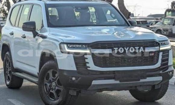 Comprar Usado Toyota Land Cruiser Branco Carro em Luanda em Luanda Province