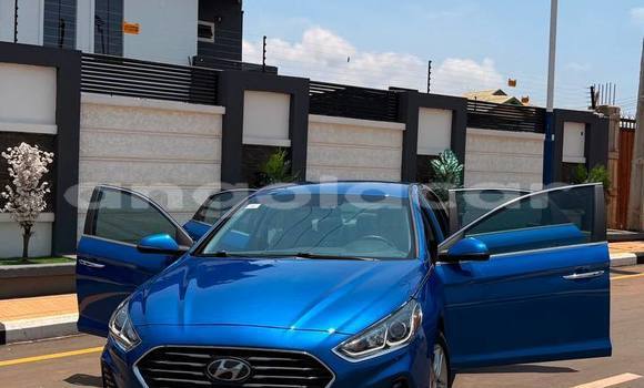 Comprar Usado Hyundai Sonata Azul Carro em Luanda em Luanda Province