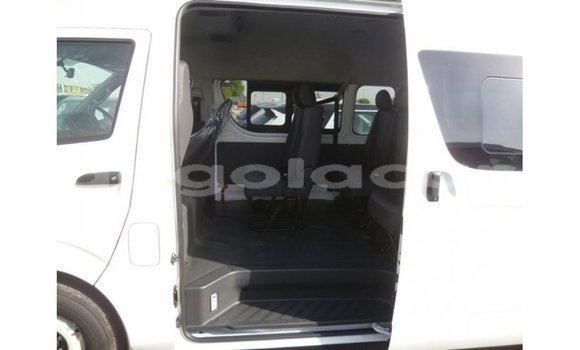 Comprar Importar Toyota Hiace Branco Carro em Import - Dubai em Bengo Province Comprar Importar Toyota Hiace Branco Carro em Import - Dubai em Bengo Province