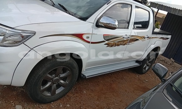 Acheter Occasion Voiture Toyota Hilux Blanc à Luanda, Province de Luanda Acheter Occasion Voiture Toyota Hilux Blanc à Luanda, Province de Luanda