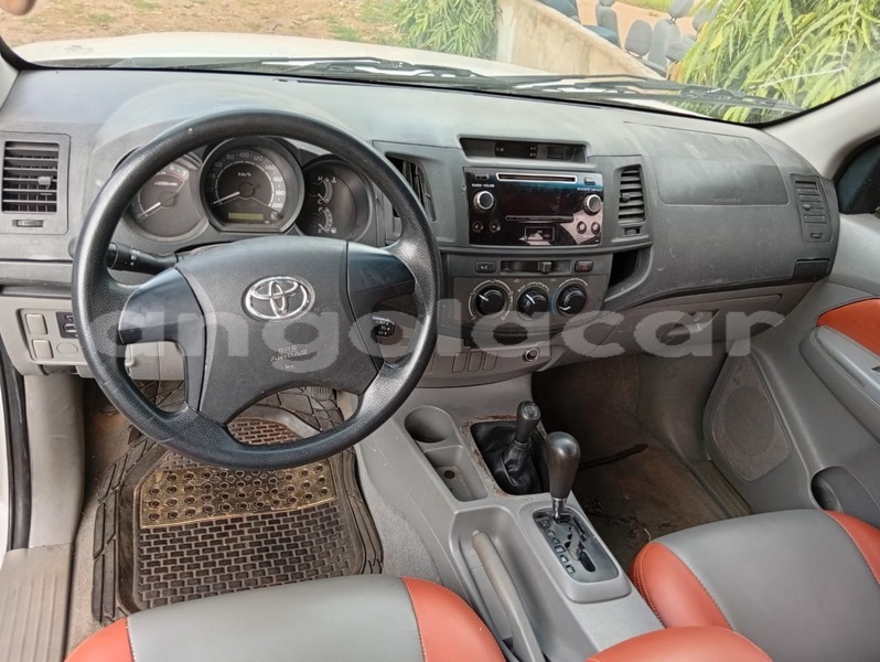 Big with watermark toyota hilux luanda province luanda 40053