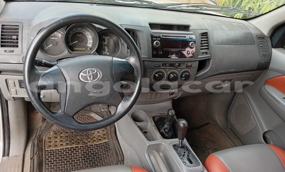 Acheter Occasion Voiture Toyota Hilux Blanc à Luanda, Province de Luanda Acheter Occasion Voiture Toyota Hilux Blanc à Luanda, Province de Luanda