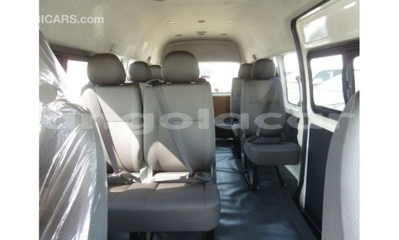Comprar Importar Toyota Hiace Branco Carro em Import - Dubai em Bengo Province Comprar Importar Toyota Hiace Branco Carro em Import - Dubai em Bengo Province