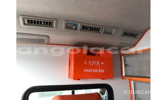 Acheter Import Voiture Toyota Hiace Blanc à Import - Dubai, Province de Bengo Acheter Import Voiture Toyota Hiace Blanc à Import - Dubai, Province de Bengo