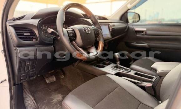 Comprar Usado Toyota Hilux Branco Carro em Luanda em Luanda Province Comprar Usado Toyota Hilux Branco Carro em Luanda em Luanda Province