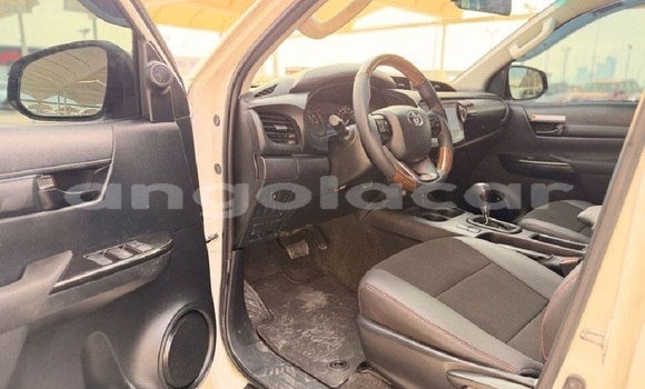 Comprar Usado Toyota Hilux Branco Carro em Luanda em Luanda Province Comprar Usado Toyota Hilux Branco Carro em Luanda em Luanda Province
