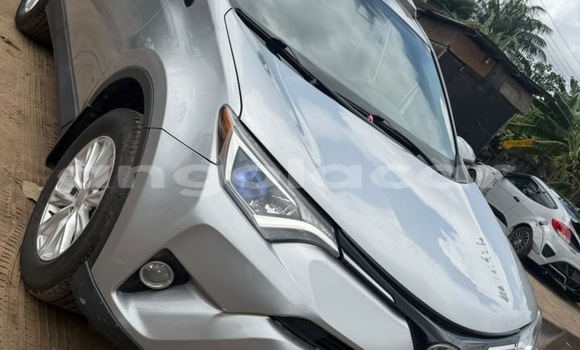 Comprar Usado Toyota RAV4 Outro Carro em Luanda em Luanda Province