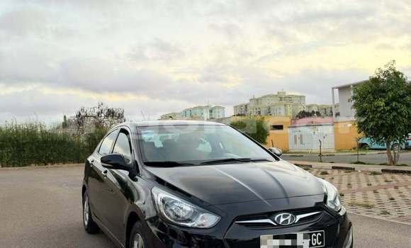 Comprar Usado Hyundai Accent Preto Carro em Luanda em Luanda Province