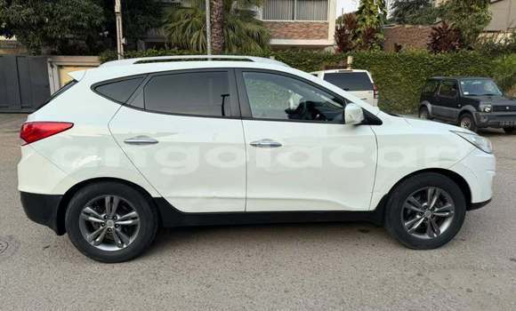 Comprar Usado Hyundai ix35 Branco Carro em Luanda em Luanda Province Comprar Usado Hyundai ix35 Branco Carro em Luanda em Luanda Province