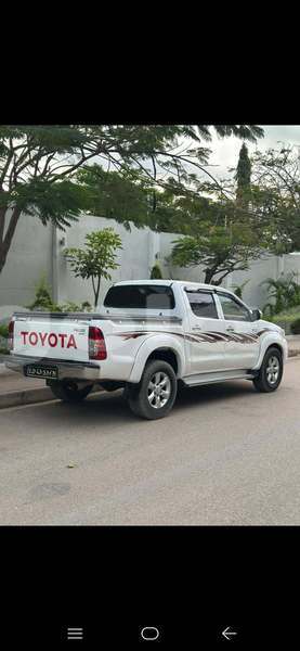 Big with watermark toyota hilux luanda province luanda 40106
