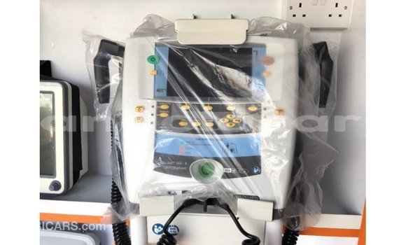 Comprar Importar Toyota Hiace Branco Carro em Import - Dubai em Bengo Province Comprar Importar Toyota Hiace Branco Carro em Import - Dubai em Bengo Province