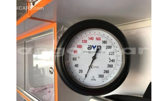 Comprar Importar Toyota Hiace Branco Carro em Import - Dubai em Bengo Province Comprar Importar Toyota Hiace Branco Carro em Import - Dubai em Bengo Province