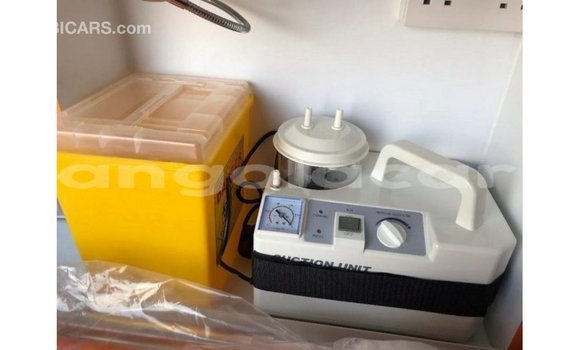 Comprar Importar Toyota Hiace Branco Carro em Import - Dubai em Bengo Province Comprar Importar Toyota Hiace Branco Carro em Import - Dubai em Bengo Province