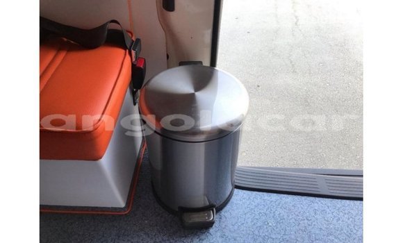 Comprar Importar Toyota Hiace Branco Carro em Import - Dubai em Bengo Province Comprar Importar Toyota Hiace Branco Carro em Import - Dubai em Bengo Province