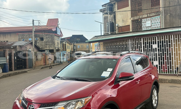 Comprar Usado Toyota RAV4 Vermelho Carro em Luanda em Luanda Province