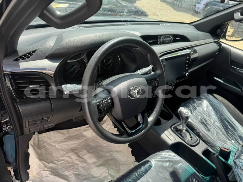Big with watermark toyota hilux luanda province luanda 40132