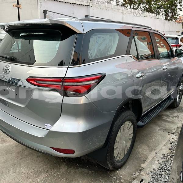 Big with watermark toyota fortuner luanda province luanda 40150