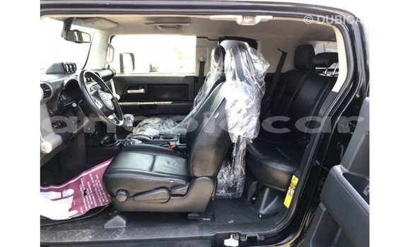 Comprar Importar Toyota FJ Cruiser Preto Carro em Import - Dubai em Bengo Province Comprar Importar Toyota FJ Cruiser Preto Carro em Import - Dubai em Bengo Province