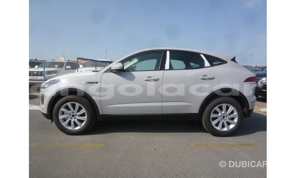 Acheter Import Voiture Jaguar E-Pace Blanc à Import - Dubai, Province de Bengo Acheter Import Voiture Jaguar E-Pace Blanc à Import - Dubai, Province de Bengo