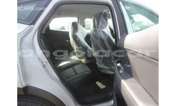 Acheter Import Voiture Jaguar E-Pace Blanc à Import - Dubai, Province de Bengo Acheter Import Voiture Jaguar E-Pace Blanc à Import - Dubai, Province de Bengo