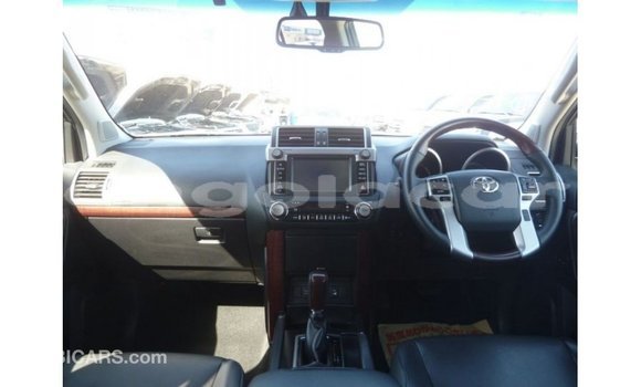 Comprar Importar Toyota Prado Branco Carro em Import - Dubai em Bengo Province Comprar Importar Toyota Prado Branco Carro em Import - Dubai em Bengo Province