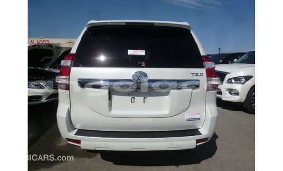 Comprar Importar Toyota Prado Branco Carro em Import - Dubai em Bengo Province Comprar Importar Toyota Prado Branco Carro em Import - Dubai em Bengo Province