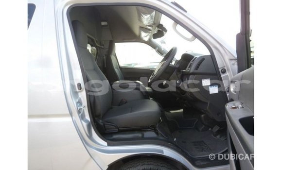Comprar Importar Toyota Hiace Outro Carro em Import - Dubai em Bengo Province Comprar Importar Toyota Hiace Outro Carro em Import - Dubai em Bengo Province