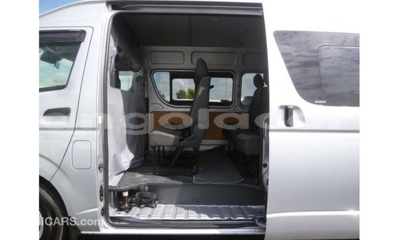 Comprar Importar Toyota Hiace Outro Carro em Import - Dubai em Bengo Province Comprar Importar Toyota Hiace Outro Carro em Import - Dubai em Bengo Province