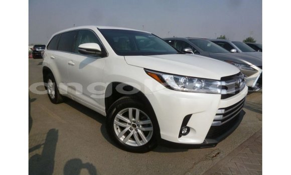 Acheter Import Voiture Toyota Kluger Blanc à Import - Dubai, Province de Bengo Acheter Import Voiture Toyota Kluger Blanc à Import - Dubai, Province de Bengo