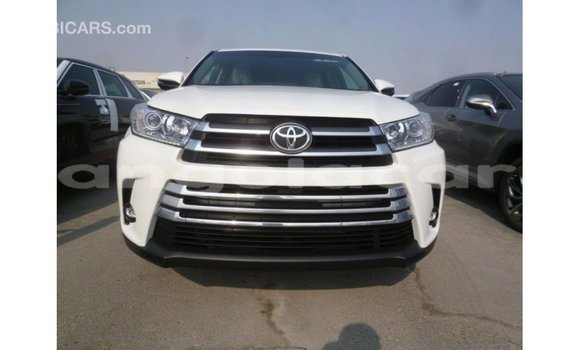Acheter Import Voiture Toyota Kluger Blanc à Import - Dubai, Province de Bengo Acheter Import Voiture Toyota Kluger Blanc à Import - Dubai, Province de Bengo