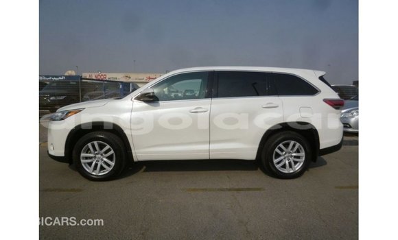 Acheter Import Voiture Toyota Kluger Blanc à Import - Dubai, Province de Bengo Acheter Import Voiture Toyota Kluger Blanc à Import - Dubai, Province de Bengo