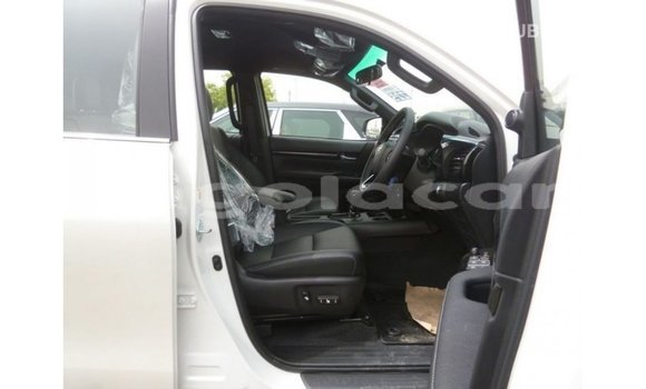 Buy Import Toyota Hilux White Car in Import - Dubai in Bengo Province Buy Import Toyota Hilux White Car in Import - Dubai in Bengo Province