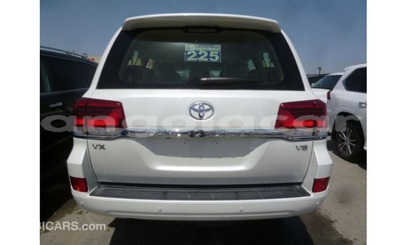Acheter Import Voiture Toyota Land Cruiser Blanc à Import - Dubai, Province de Bengo Acheter Import Voiture Toyota Land Cruiser Blanc à Import - Dubai, Province de Bengo
