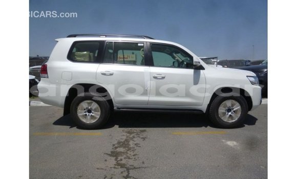 Acheter Import Voiture Toyota Land Cruiser Blanc à Import - Dubai, Province de Bengo Acheter Import Voiture Toyota Land Cruiser Blanc à Import - Dubai, Province de Bengo