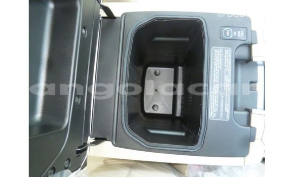 Acheter Import Voiture Toyota Land Cruiser Blanc à Import - Dubai, Province de Bengo Acheter Import Voiture Toyota Land Cruiser Blanc à Import - Dubai, Province de Bengo