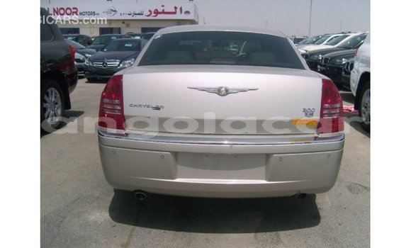 Comprar Importar Chrysler 300 Bege Carro em Import - Dubai em Bengo Province Comprar Importar Chrysler 300 Bege Carro em Import - Dubai em Bengo Province