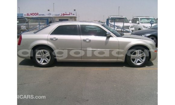 Comprar Importar Chrysler 300 Bege Carro em Import - Dubai em Bengo Province Comprar Importar Chrysler 300 Bege Carro em Import - Dubai em Bengo Province