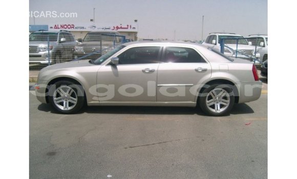 Comprar Importar Chrysler 300 Bege Carro em Import - Dubai em Bengo Province Comprar Importar Chrysler 300 Bege Carro em Import - Dubai em Bengo Province