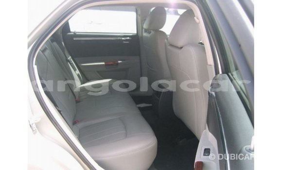 Comprar Importar Chrysler 300 Bege Carro em Import - Dubai em Bengo Province Comprar Importar Chrysler 300 Bege Carro em Import - Dubai em Bengo Province