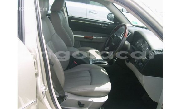 Comprar Importar Chrysler 300 Bege Carro em Import - Dubai em Bengo Province Comprar Importar Chrysler 300 Bege Carro em Import - Dubai em Bengo Province