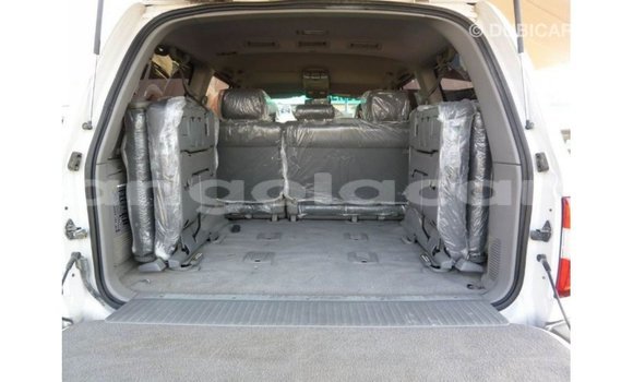Comprar Importar Toyota Land Cruiser Branco Carro em Import - Dubai em Bengo Province Comprar Importar Toyota Land Cruiser Branco Carro em Import - Dubai em Bengo Province