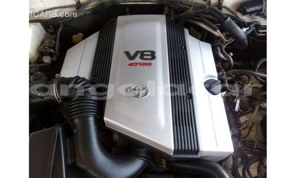 Comprar Importar Toyota Land Cruiser Branco Carro em Import - Dubai em Bengo Province Comprar Importar Toyota Land Cruiser Branco Carro em Import - Dubai em Bengo Province